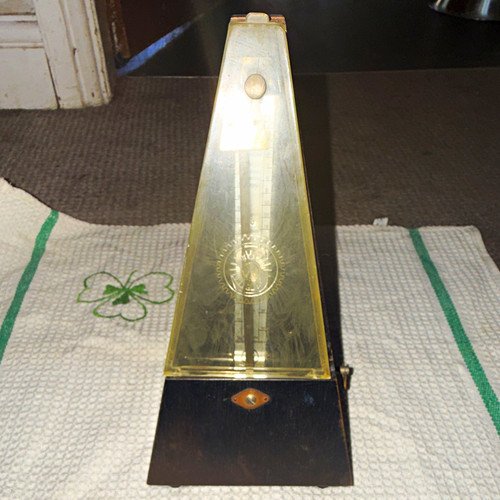 Mechanical analogue metronome - mechanical,
