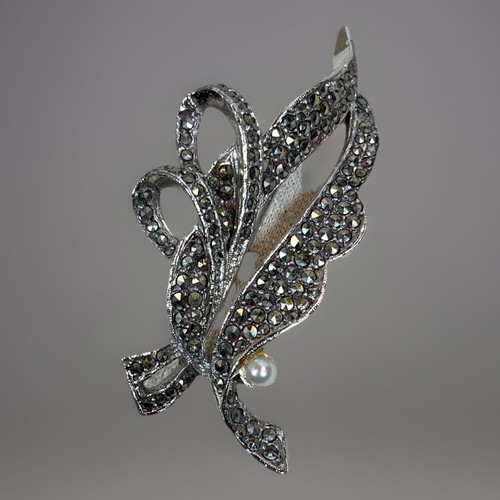 Vintage marcasite leaf brooch - marcasite,