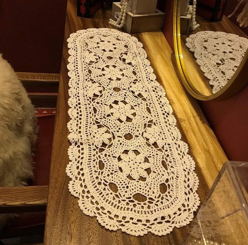 X40 vintage hand crochet - 12"x40",