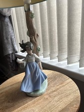 lladro nao lamp girl with white dove blue/green/grey
