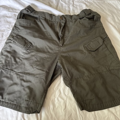 Tactical olive green shorts - olive,