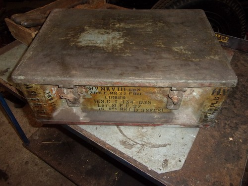 Militaria ammunition box - militaria,
