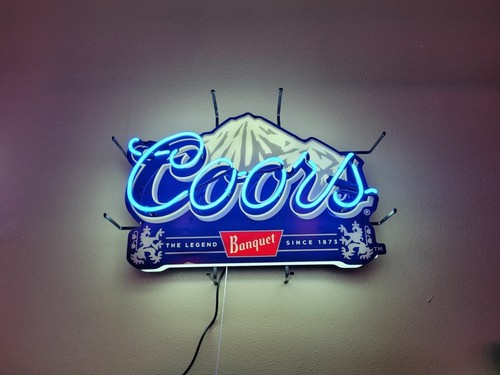 Coors light banquet mountain - coors,