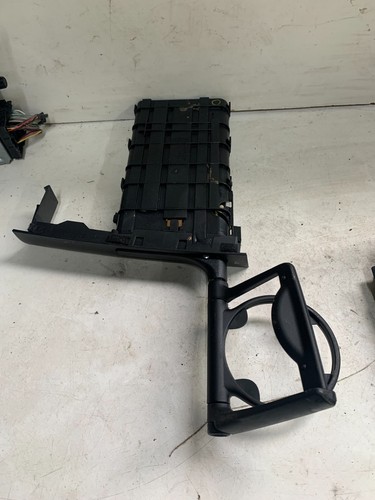 2008 saab front - front, holder