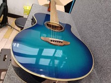 YAMAHA APX700 Acoustic