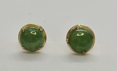 9ct yellow gold cabochon - 9ct, jade