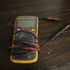Fluke 17B+ Handheld Digital Multimeter, Frequency/Temp, 1000 VAC/VDC