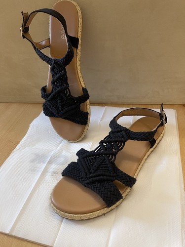 Deichmann size 6 - •,