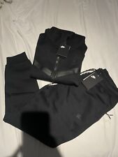 BLACK NIKE TECH TRACKSUIT MEDIUM