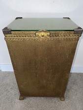 Lloyd Loom Lusty Laundry