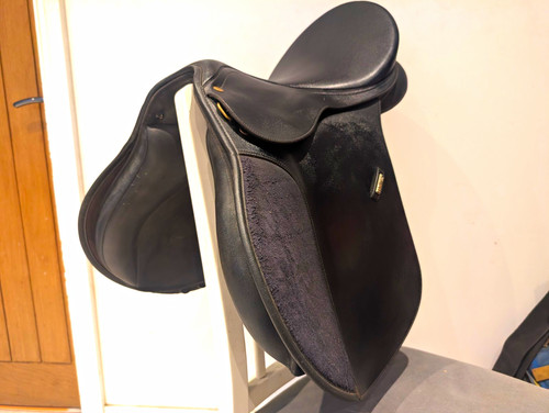 Wintec horse saddle - saddle, 18in