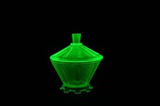 A VINTAGE URANIUM / VASELINE