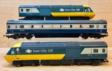 Hornby R332 B.R. Class 43 Intercity 125 HST 3 Car Train Set.