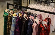 ONLINE PRE-RELEASE [ STRAY