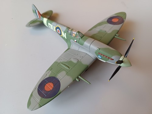 Corgi aviation wb99614 72 - corgi,