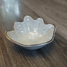 White Porcelain Scallop Shell Shape Soap Trinket Dish - Gold Trim - Home Decor 