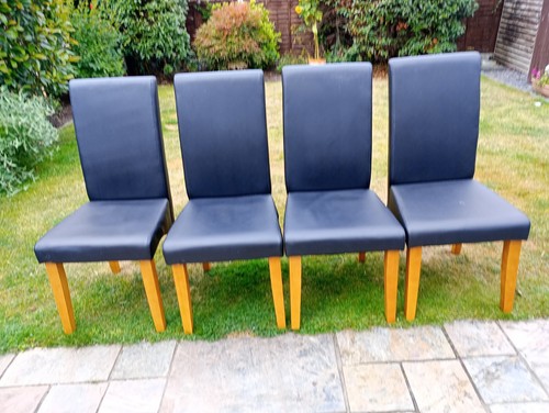 Table aand chairs - table,