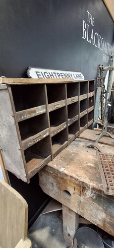 Vintage metal pigeon - metal,
