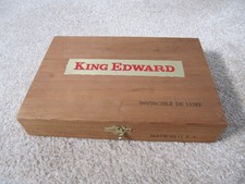 Wooden King Edward  Invincible De Luxe Cigar Box. USA / Swisher &Son Florida.