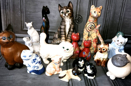 Job lot cats - job, wooden