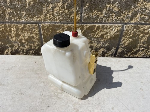 Fuel tank with ledge - kg,