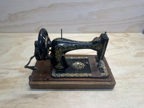 Vintage singer hand - singer,