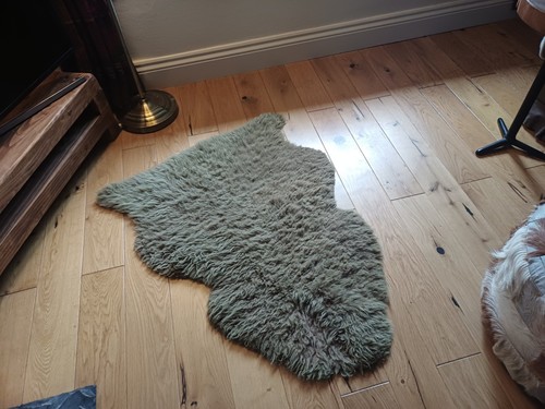 Sheep skin rug 102cm 80cm - 102cm, x