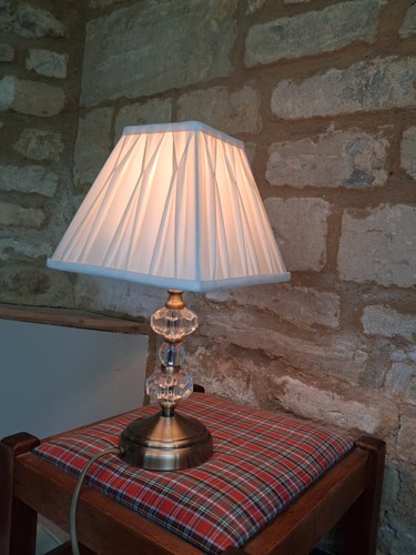 Laura ashley table lamp - laura,
