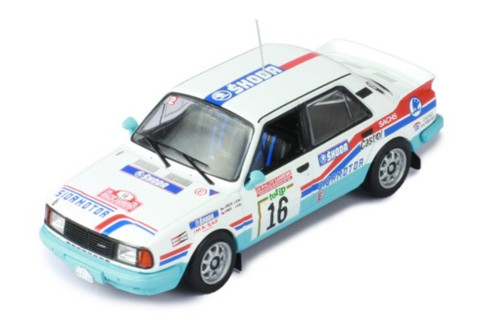 Ixo skoda 130 16 rallye - lr,