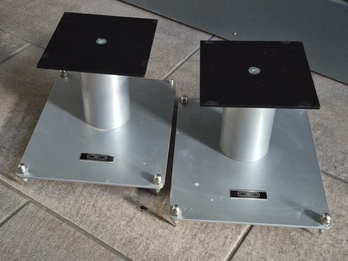 Low level speaker stands - speaker, cd