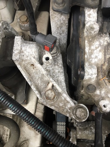 Top engine mount - right, upper