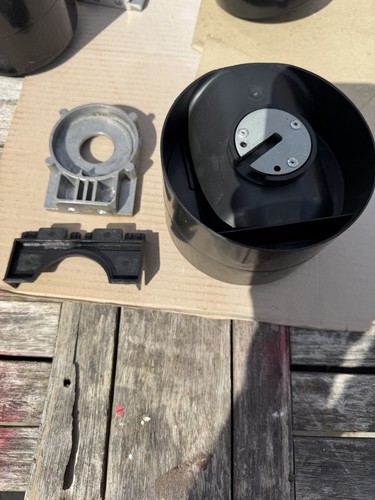 Dispensing barrel for - dispensing,