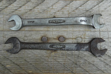 2x Vintage JAGUAR Garrington