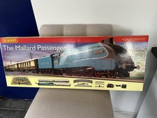 Hornby Mallard Passenger Train