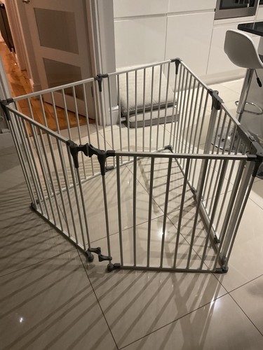 Baby playpen