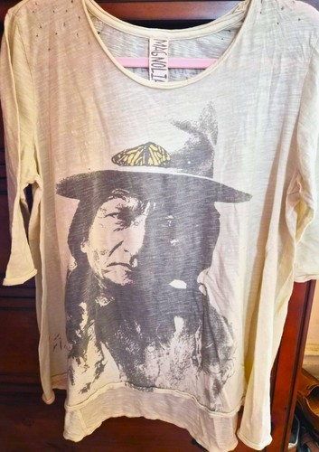 Magnolia pearl sitting bull - magnolia,