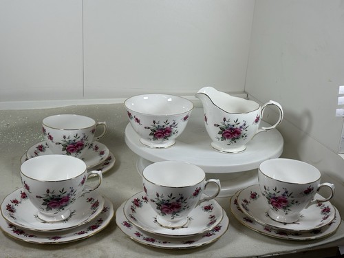 Vintage person queen anne - vintage,