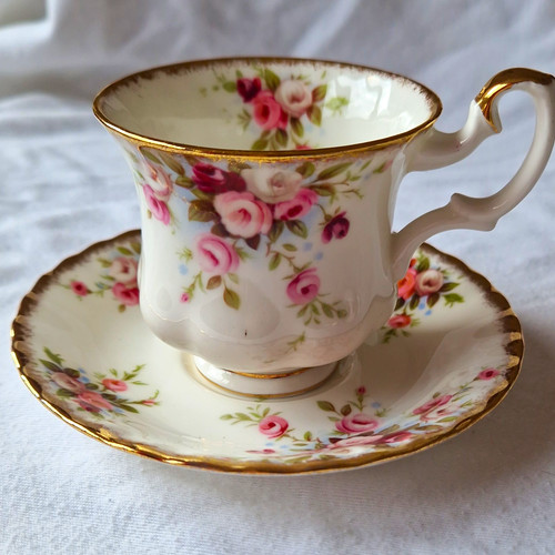 Royal albert cottage garden - royal,
