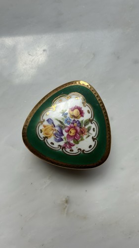 Small triangular porcelain - triangular,