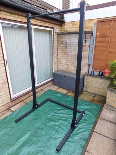 Freestanding pull bar gym - up,