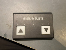 IK Multimedia iRig BlueTurn Bluetooth page turner wireless buttons foot pedal
