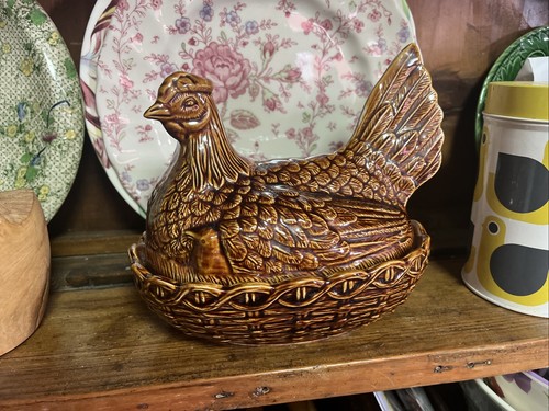 Portmeirion ceramic hen - ceramic, basket