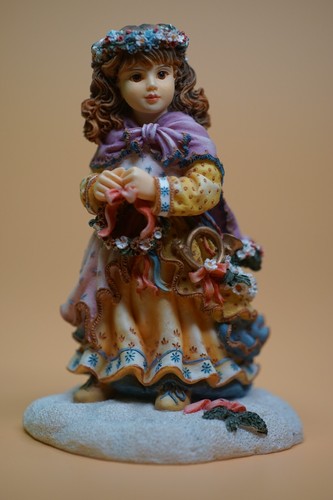 Collectible figurine young - collectible,