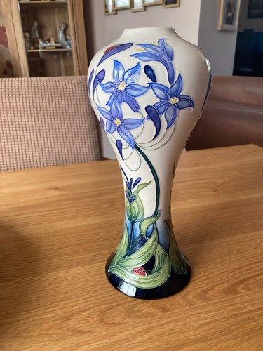 Large 2005 moorcroft fly - fly, away