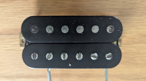 Electric guitar humbucker