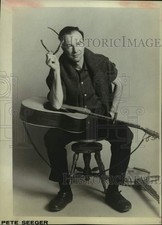 1968 Press Photo Folk Singer