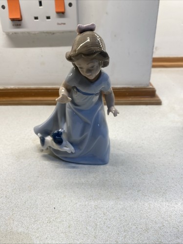 Lladro type figurine - figurine, maker