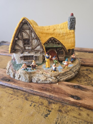 1987 disney snow white seven - white,