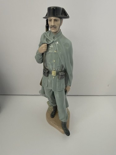 Lladro spanish policeman - lladro,