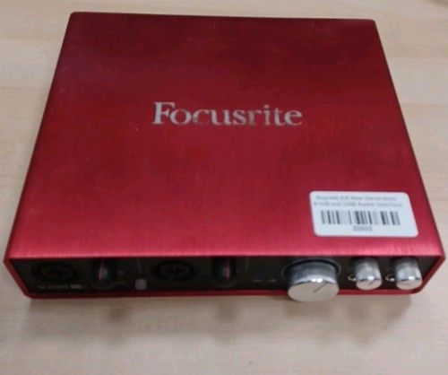 Focusrite scarlett 6i6 - focusrite,